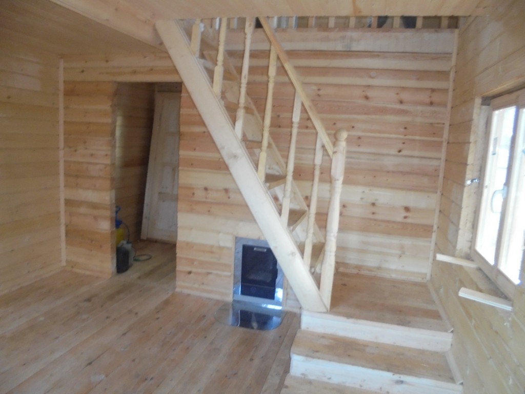 Как в деревянном доме выполняется отделка потолков?